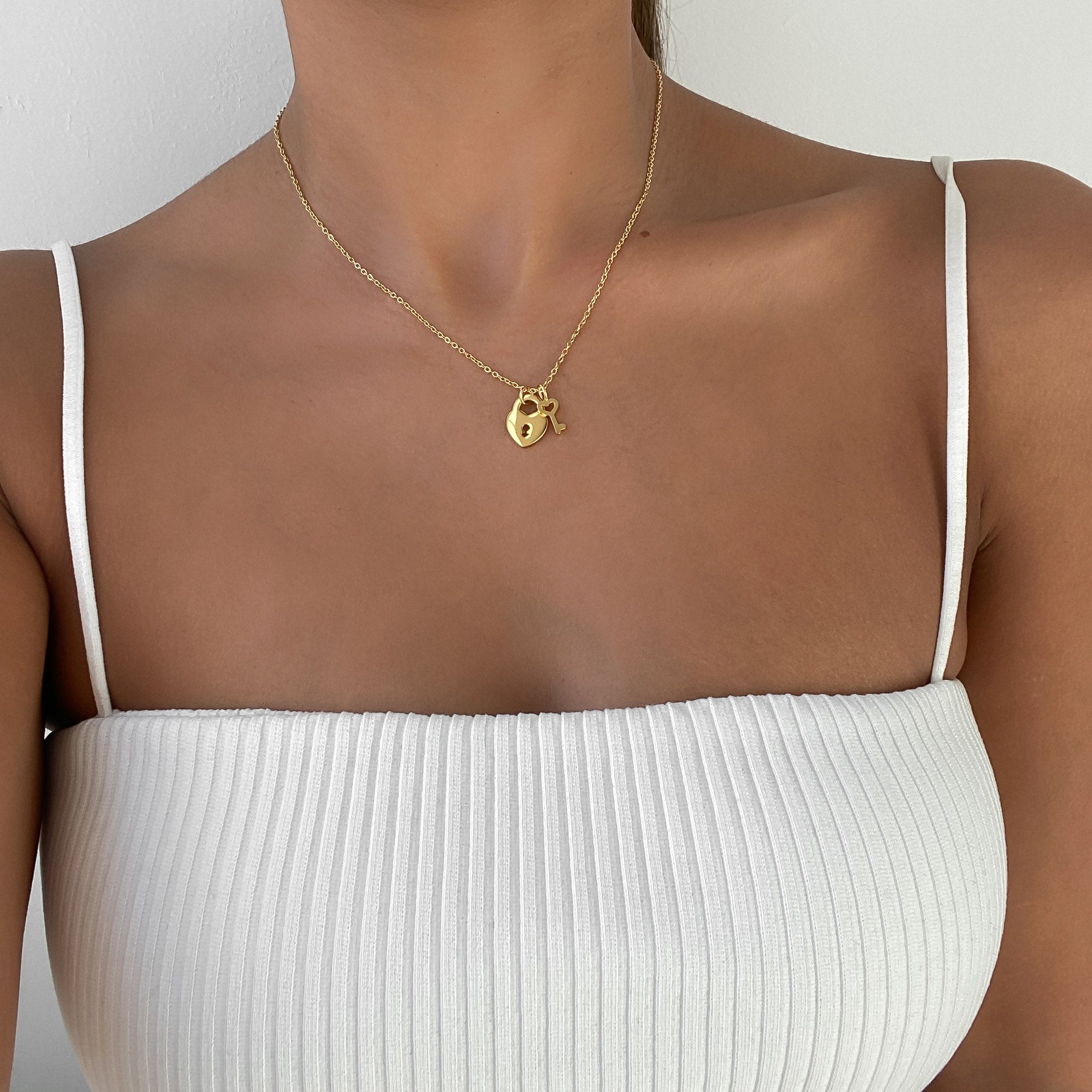 Akira Slot & Sleutel Ketting