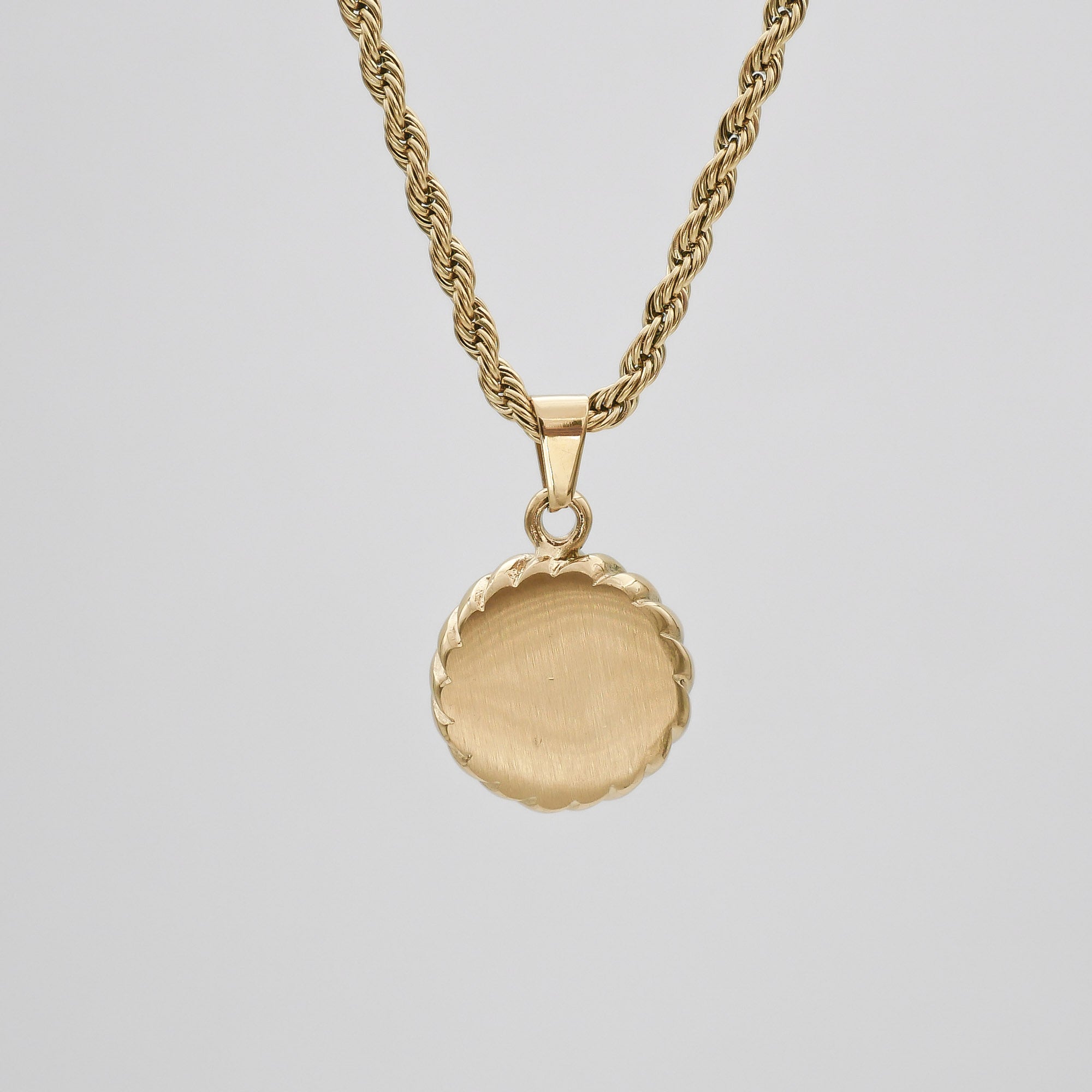 Esme Pearl Round Necklace