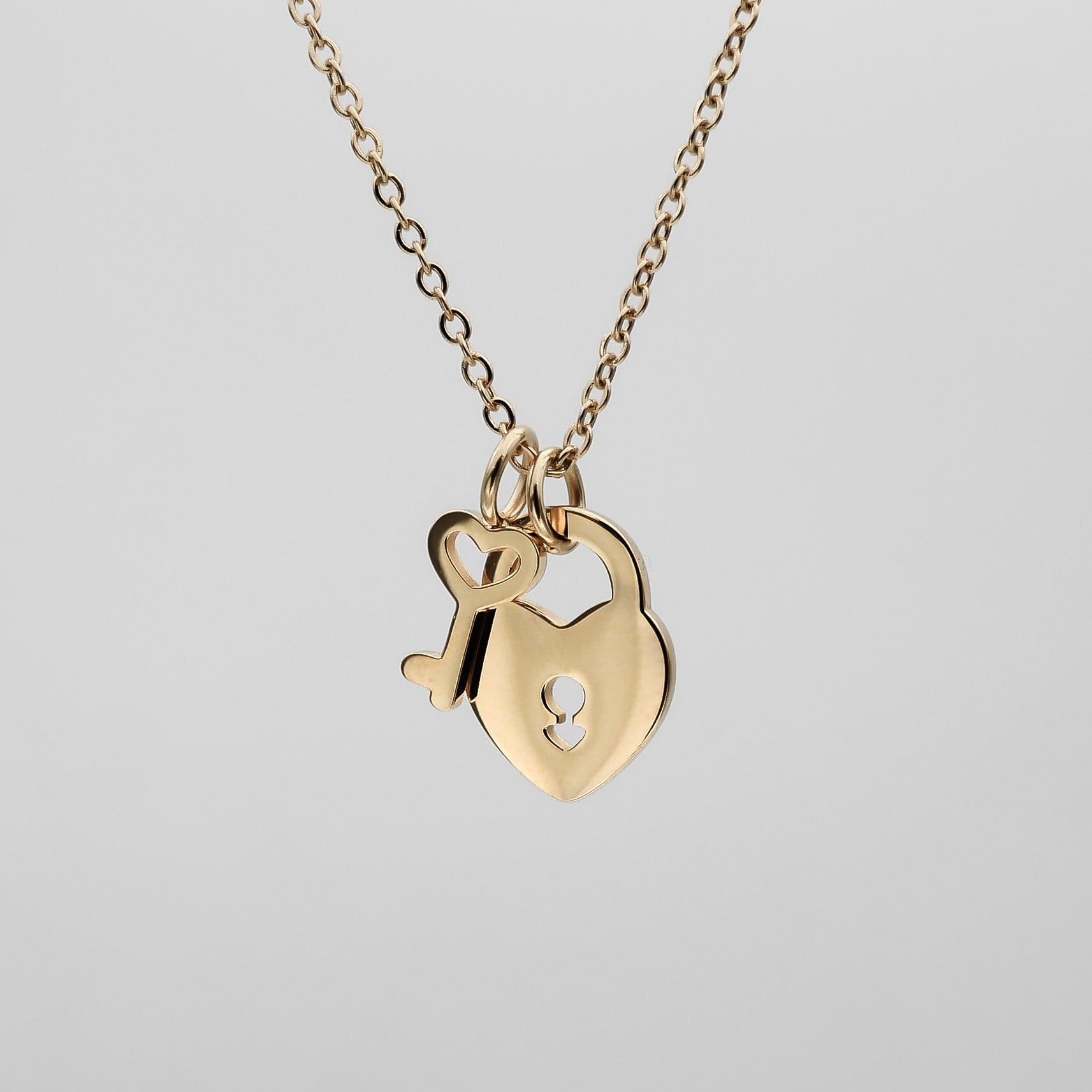 Akira Slot & Sleutel Ketting