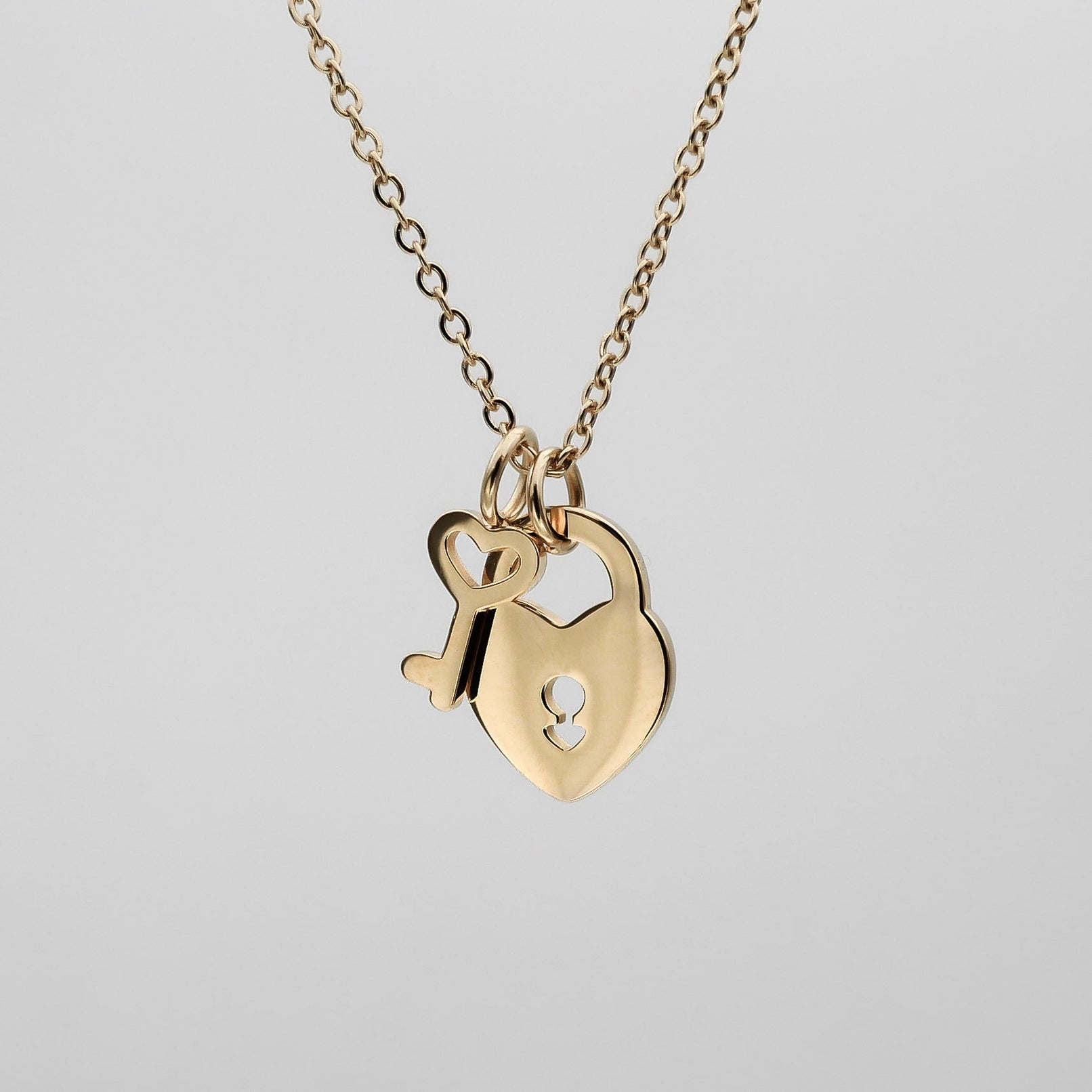 Akira Slot & Sleutel Ketting