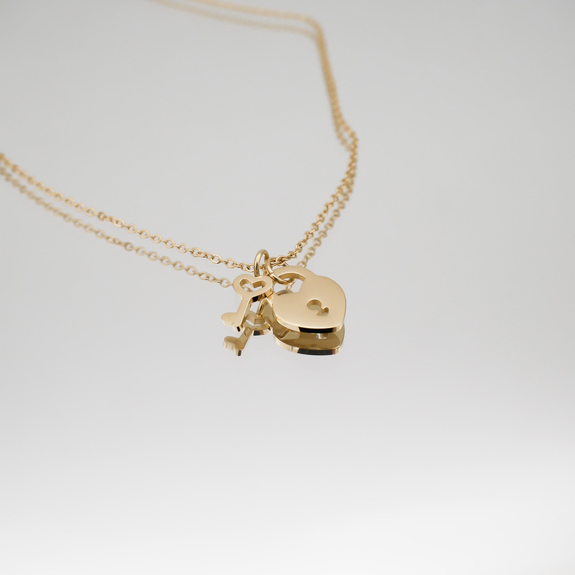 Akira Slot & Sleutel Ketting
