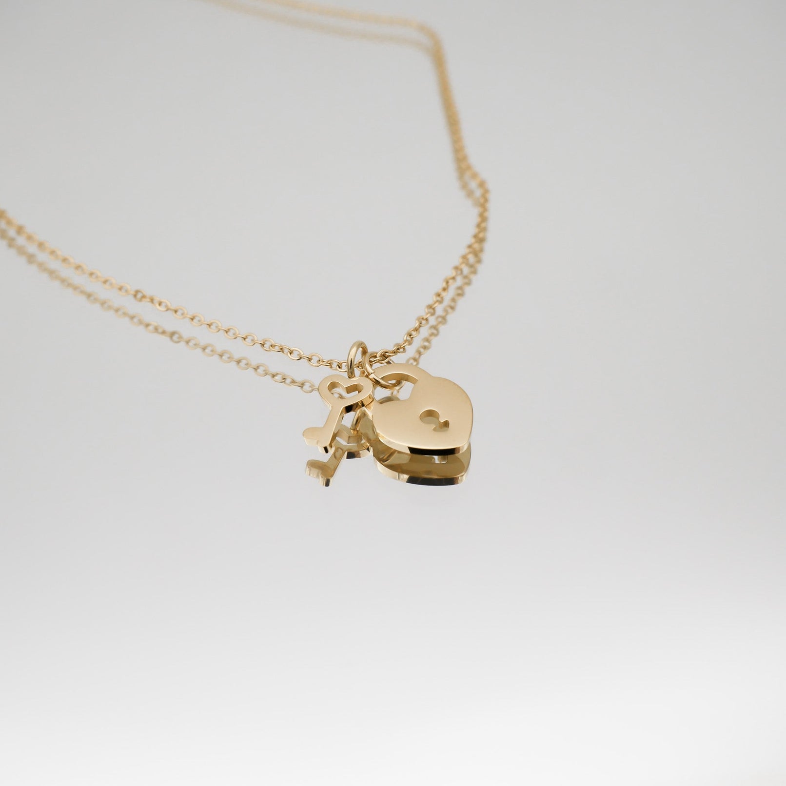 Akira Slot & Sleutel Ketting