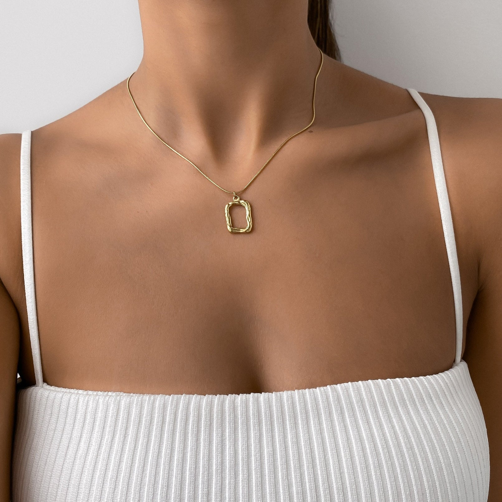 Elise Pendant Necklace